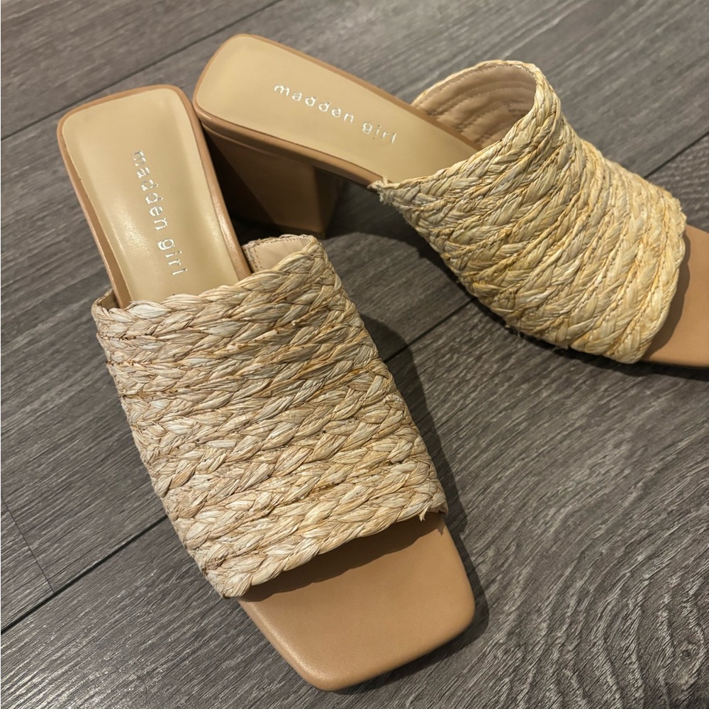 Steve Madden Women's Beige Woven Mules